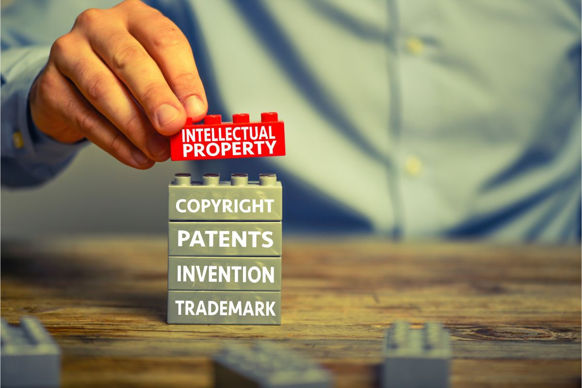 how-to-manage-intellectual-property-examples-strategies-tips